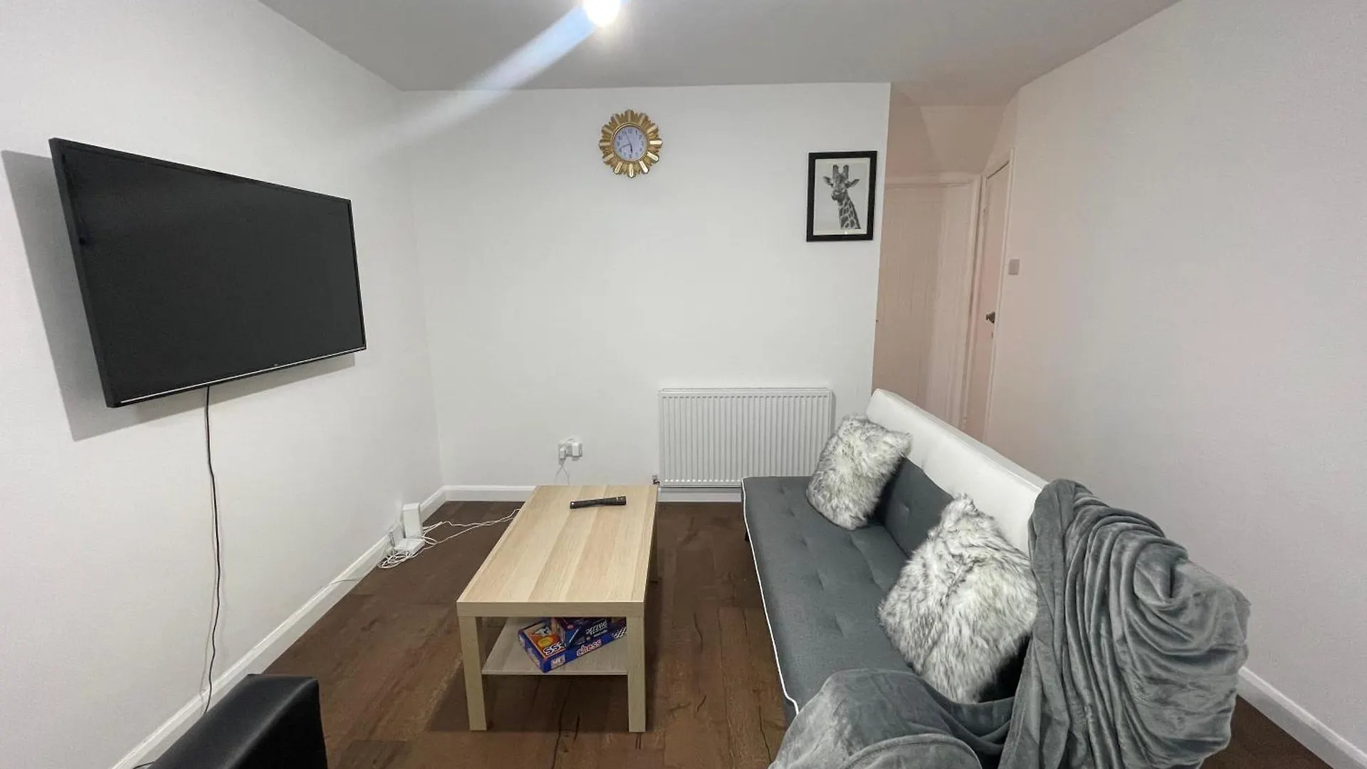 London Two Bedroom Central Location Modern Flat Stratford Apartment