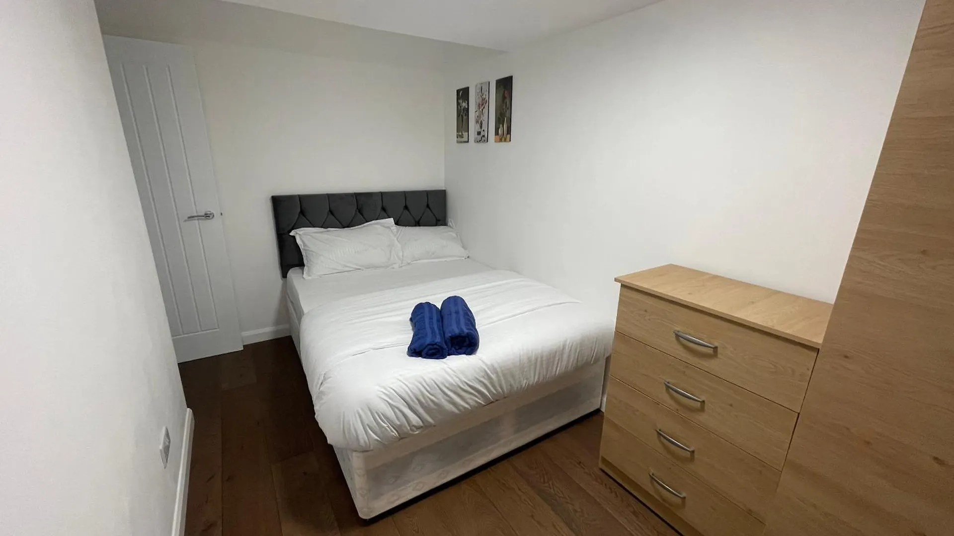 London Two Bedroom Central Location Modern Flat Stratford