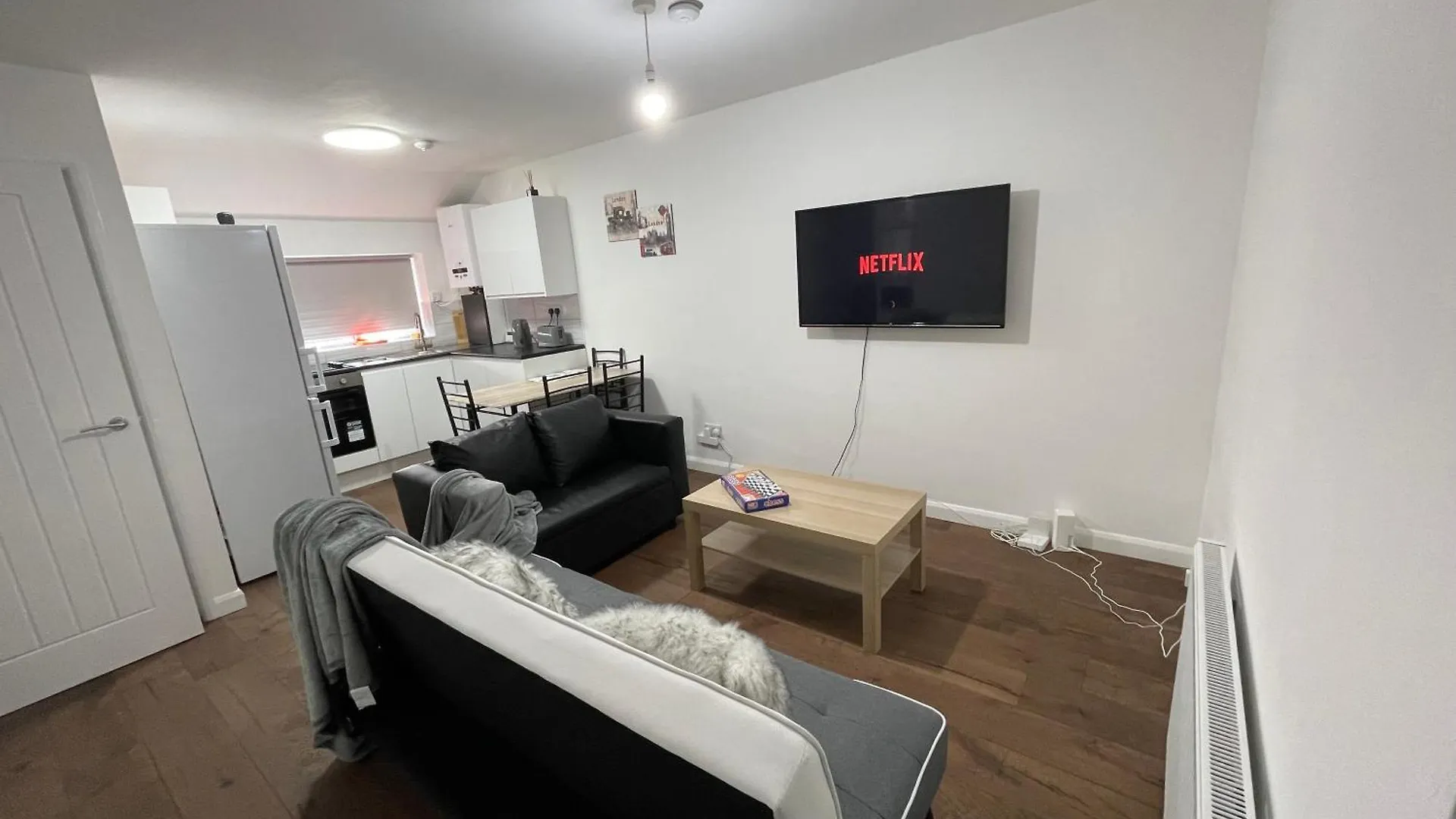 London Two Bedroom Central Location Modern Flat Stratford