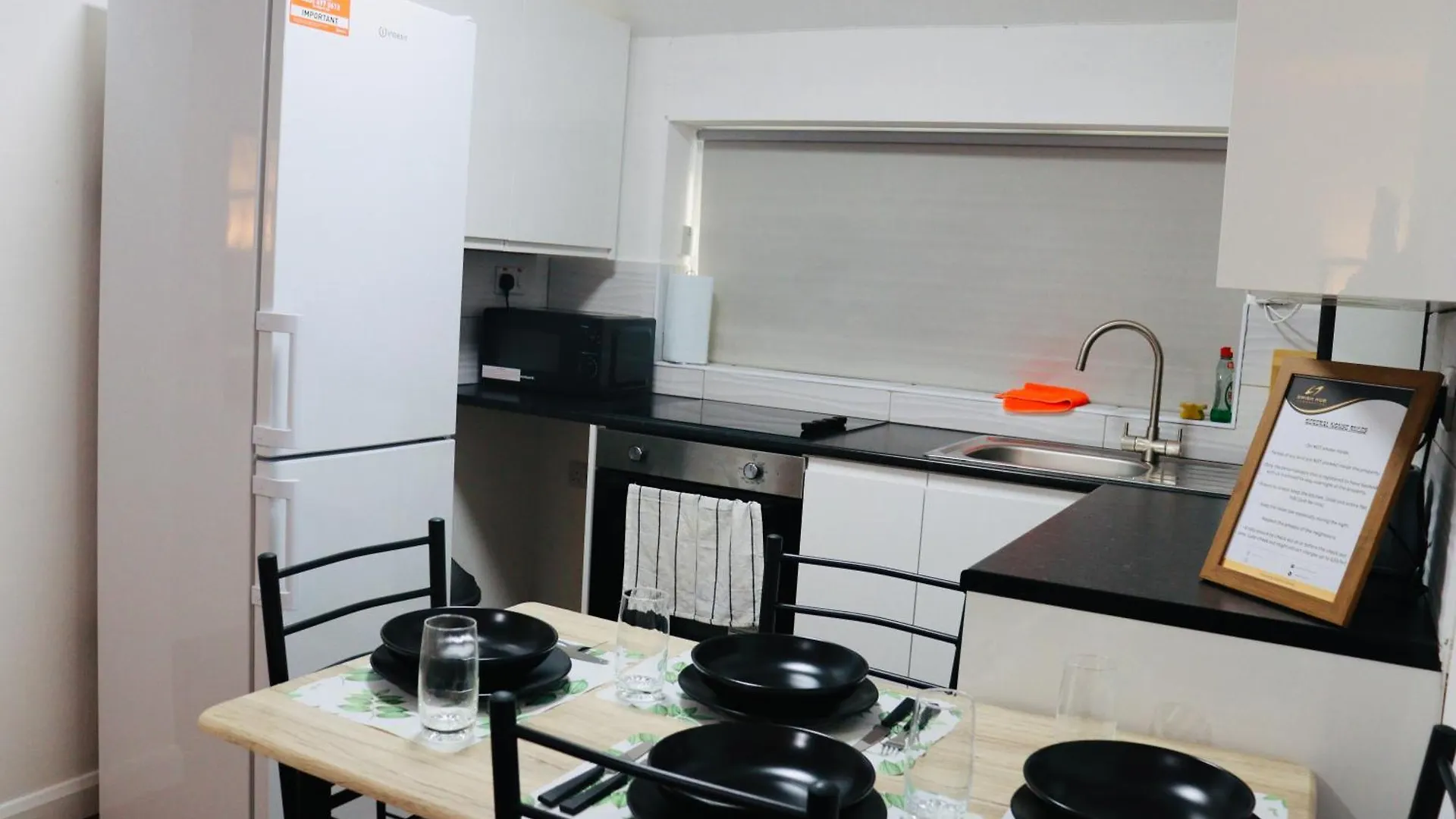 London Two Bedroom Central Location Modern Flat Stratford Apartment